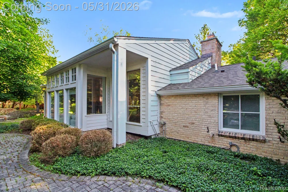 26580 Wellington Road Franklin Village, MI 48025