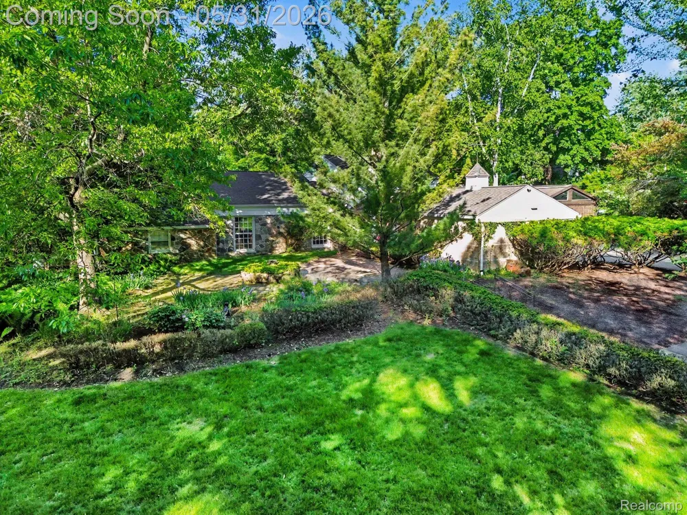 26580 Wellington Road Franklin Village, MI 48025