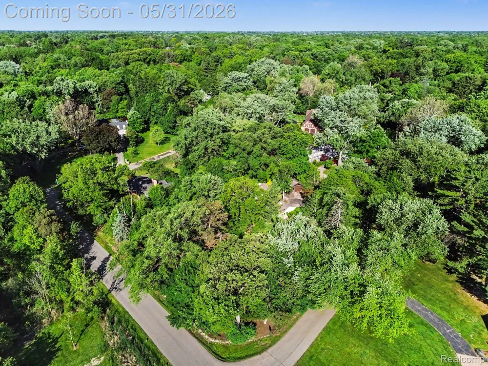 26580 Wellington Road Franklin Village, MI 48025