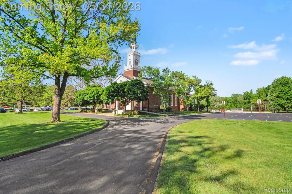 26580 Wellington Road Franklin Village, MI 48025