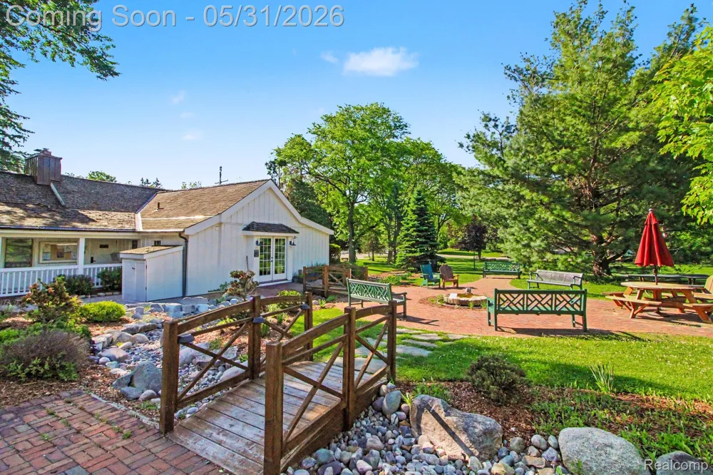 26580 Wellington Road Franklin Village, MI 48025