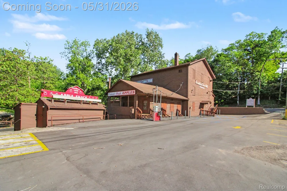 26580 Wellington Road Franklin Village, MI 48025