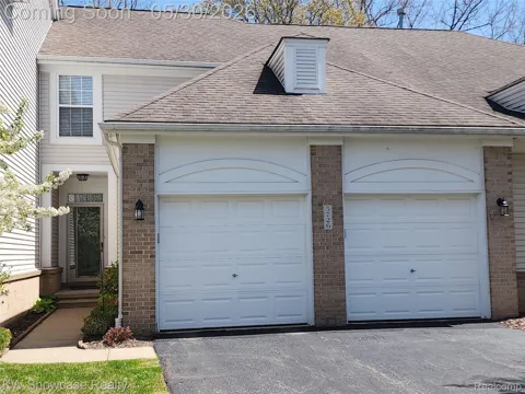 5726 Pinecroft Court #44