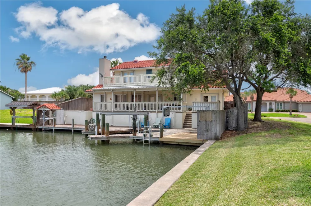 305 Marina Drive Port Aransas, TX 78373