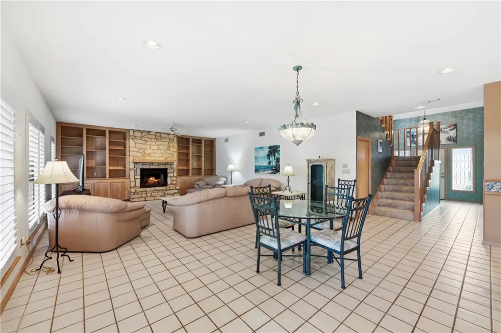 305 Marina Drive Port Aransas, TX 78373