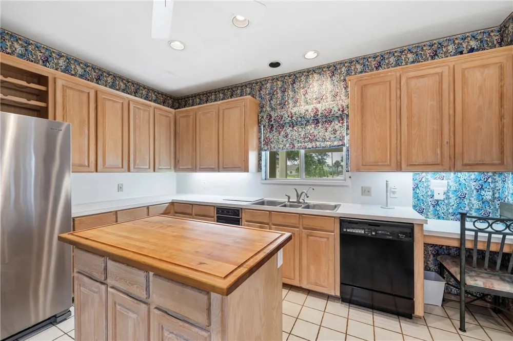 305 Marina Drive Port Aransas, TX 78373