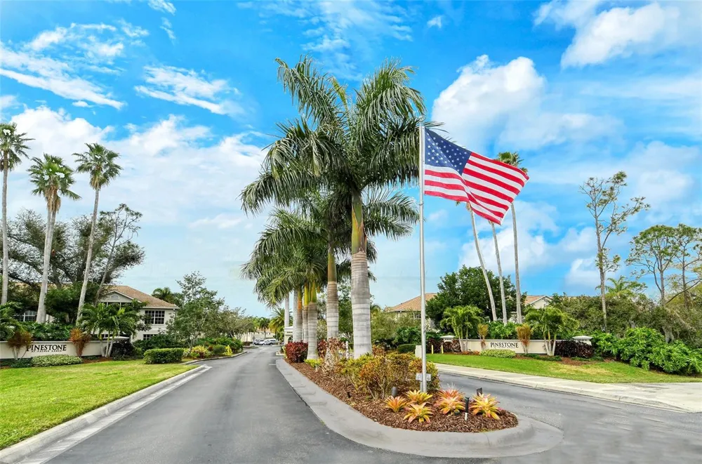 8370 WINGATE DRIVE #726 Sarasota, FL 34238
