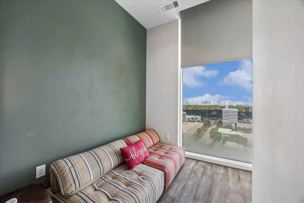 4521 San Felipe Street #2102 Houston, TX 77027