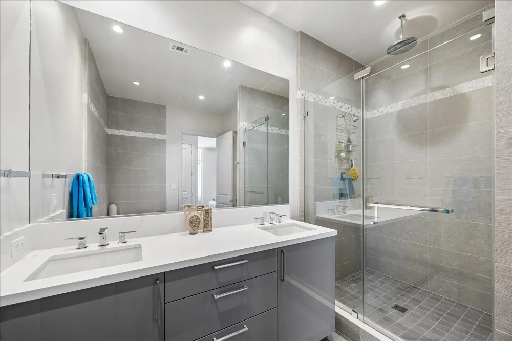 4521 San Felipe Street #2102 Houston, TX 77027
