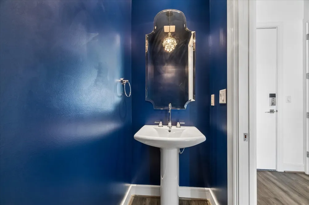 4521 San Felipe Street #2102 Houston, TX 77027