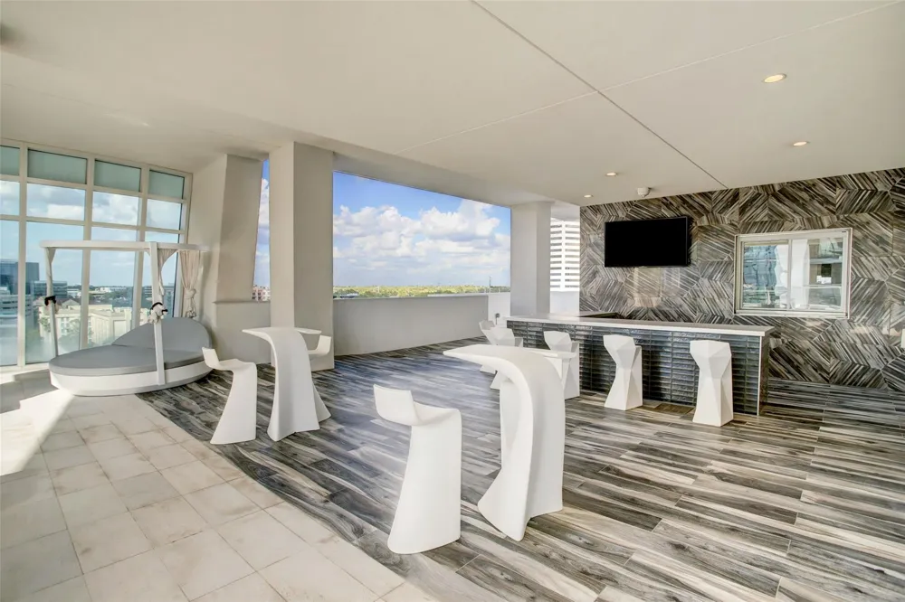 4521 San Felipe Street #2102 Houston, TX 77027