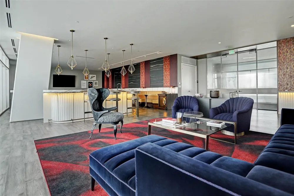 4521 San Felipe Street #2102 Houston, TX 77027