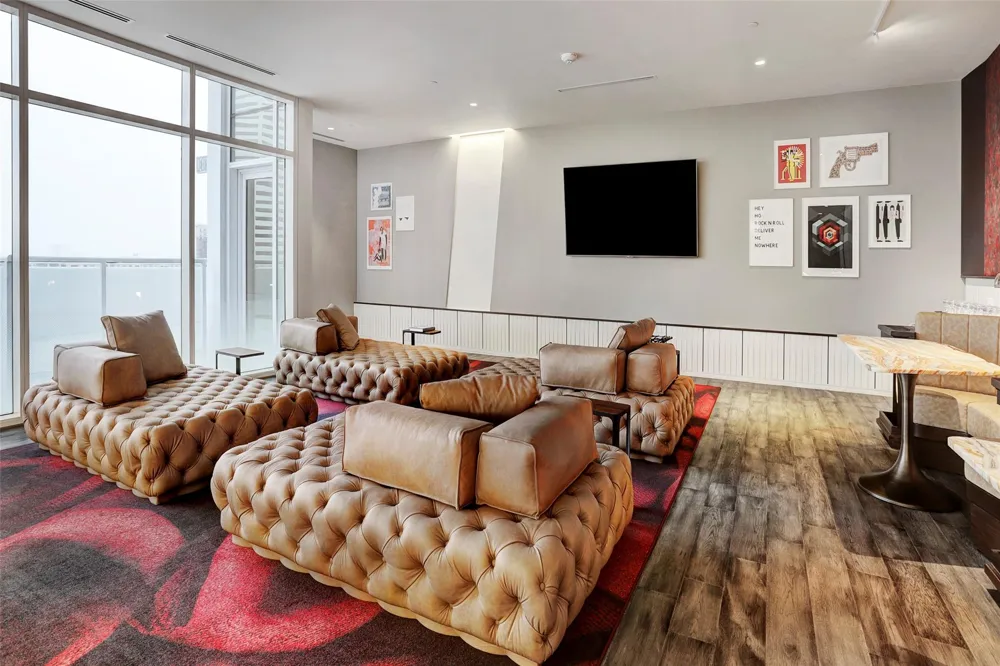 4521 San Felipe Street #2102 Houston, TX 77027