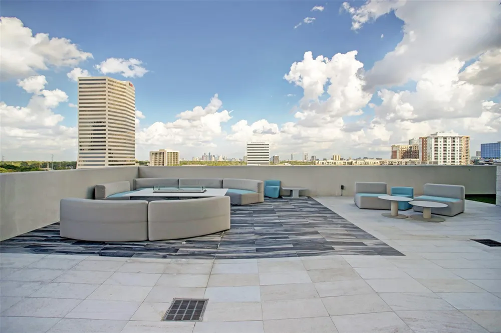 4521 San Felipe Street #2102 Houston, TX 77027