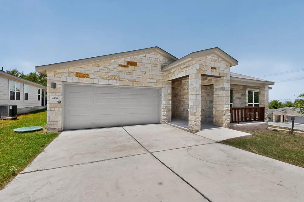 3704 Allegiance Avenue Lago Vista, TX 78645