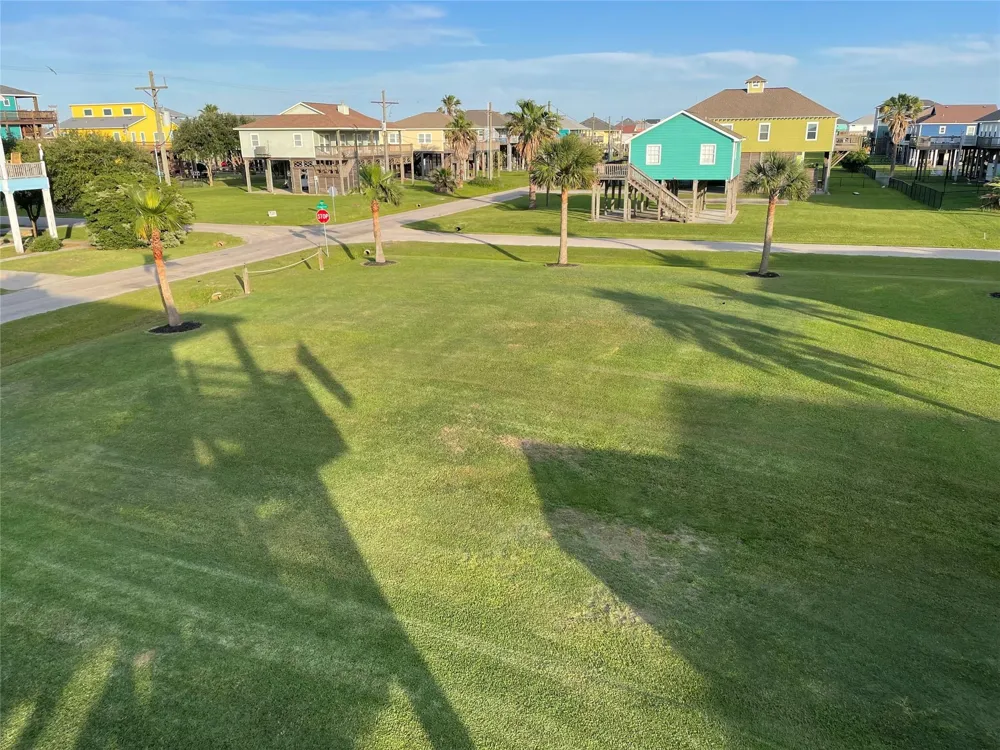 943 Gulfview Road Crystal Beach, TX 77650