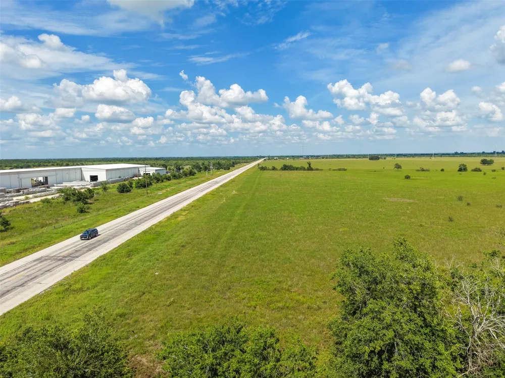 8719 Hwy 159 E Highway Bellville, TX 77418