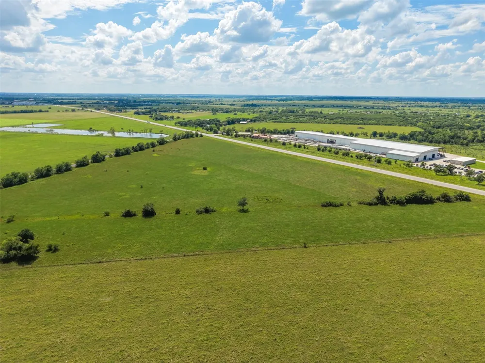 8719 Hwy 159 E Highway Bellville, TX 77418