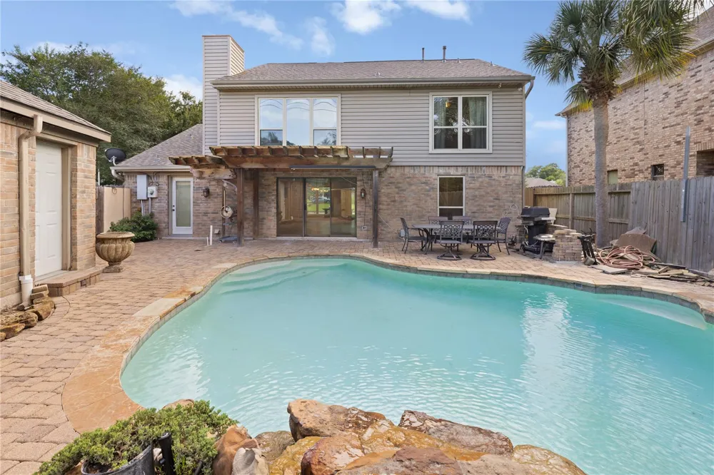 4134 Lakepointe Forest Drive Seabrook, TX 77586