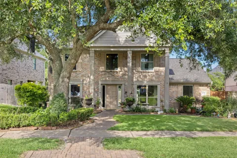 4134 Lakepointe Forest Drive