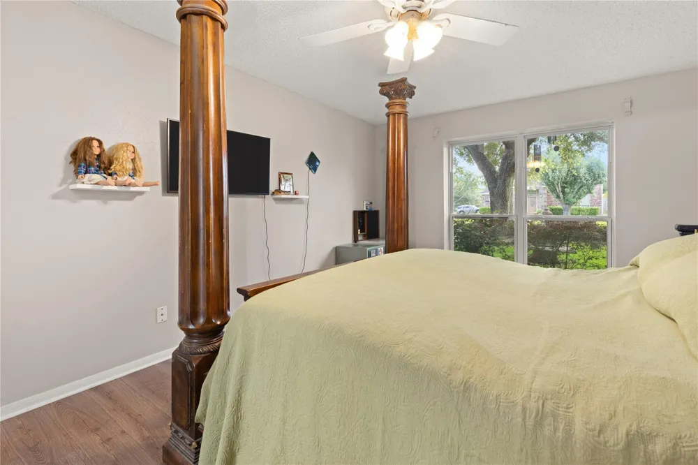 4134 Lakepointe Forest Drive Seabrook, TX 77586