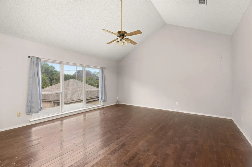 4134 Lakepointe Forest Drive Seabrook, TX 77586