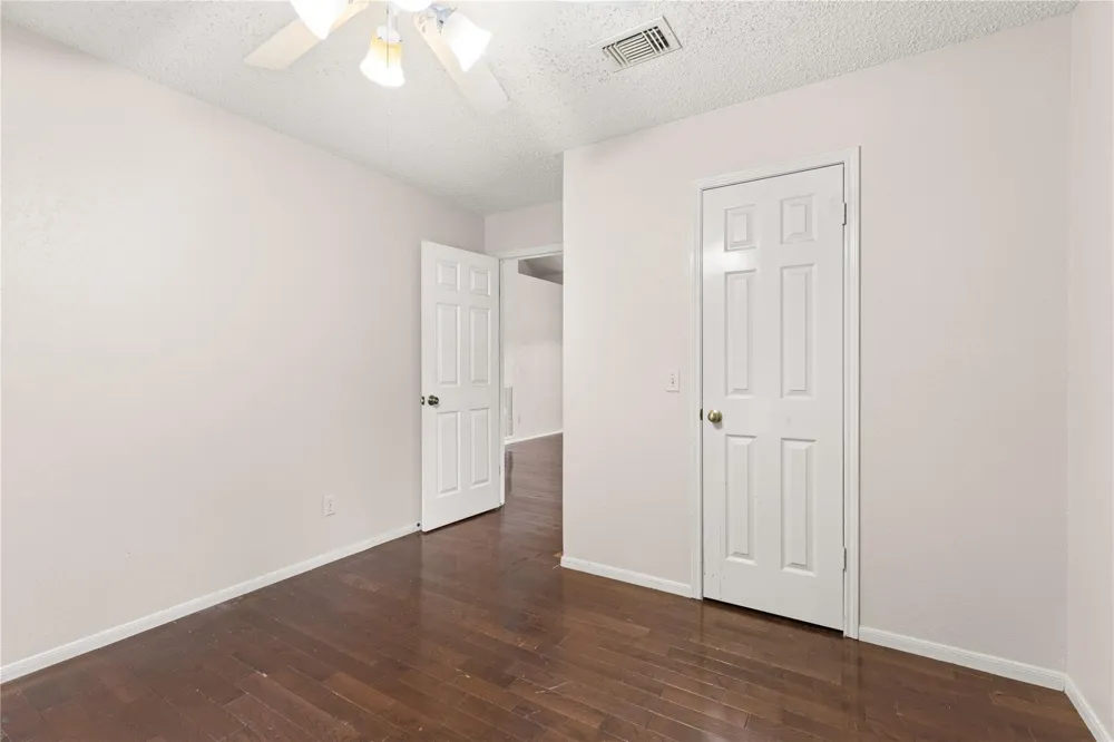 4134 Lakepointe Forest Drive Seabrook, TX 77586