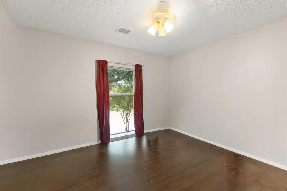 4134 Lakepointe Forest Drive Seabrook, TX 77586