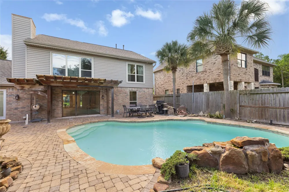 4134 Lakepointe Forest Drive Seabrook, TX 77586