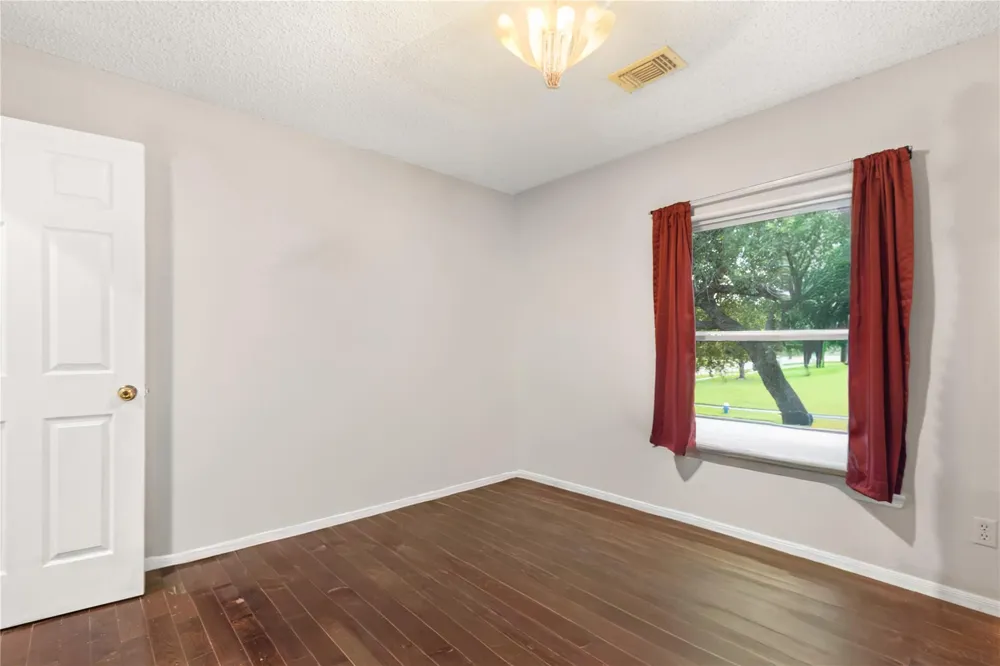 4134 Lakepointe Forest Drive Seabrook, TX 77586