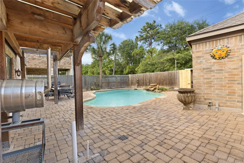 4134 Lakepointe Forest Drive Seabrook, TX 77586