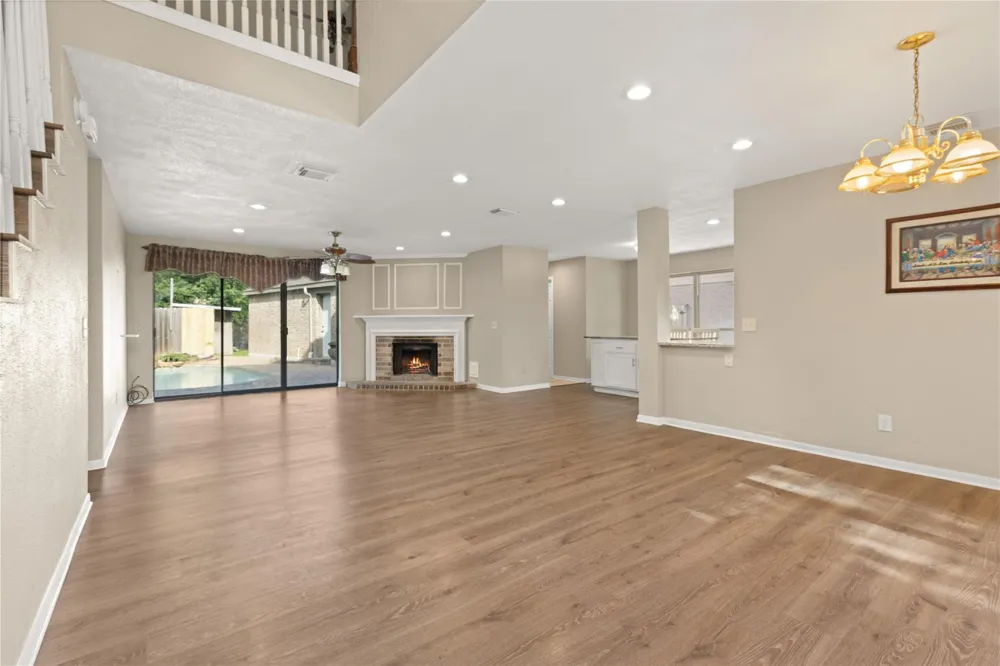 4134 Lakepointe Forest Drive Seabrook, TX 77586