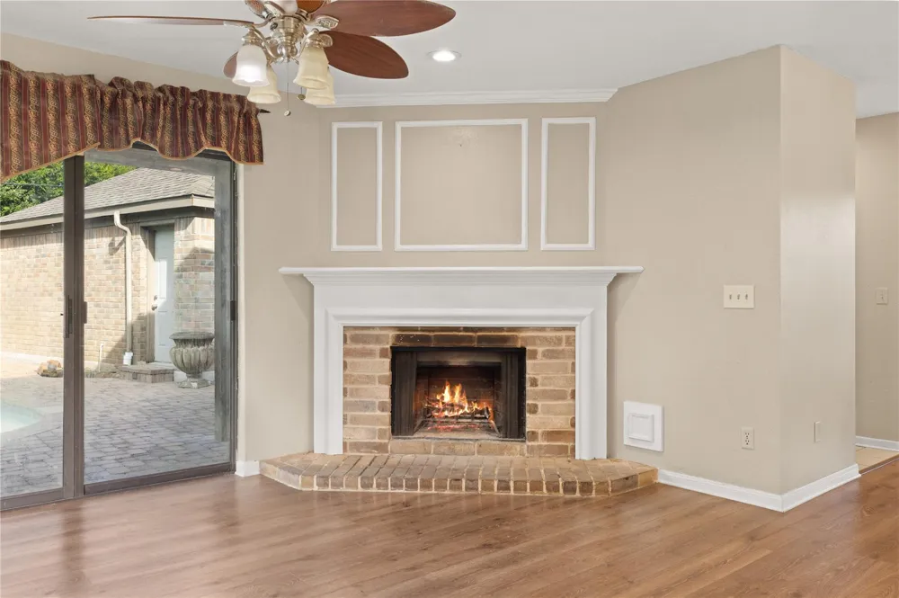 4134 Lakepointe Forest Drive Seabrook, TX 77586
