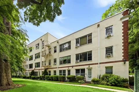 22 Alden Place #22