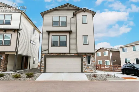7427 Gorgeted Quail Grove