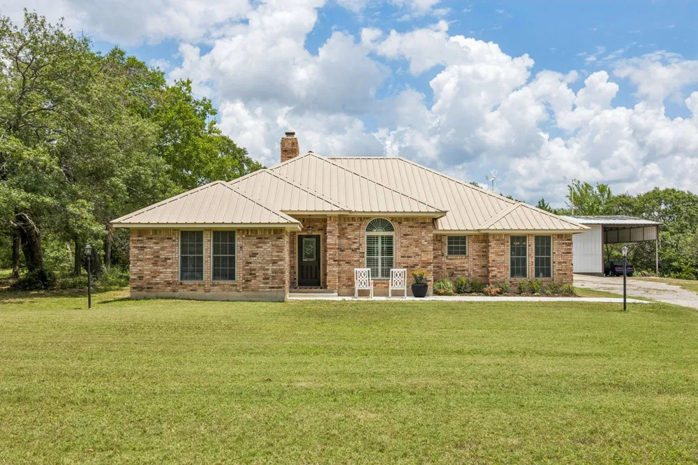 807 E State Highway 11 Tom Bean, TX 75491
