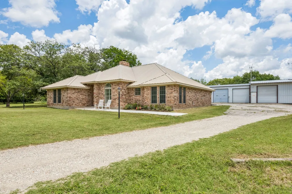 807 E State Highway 11 Tom Bean, TX 75491
