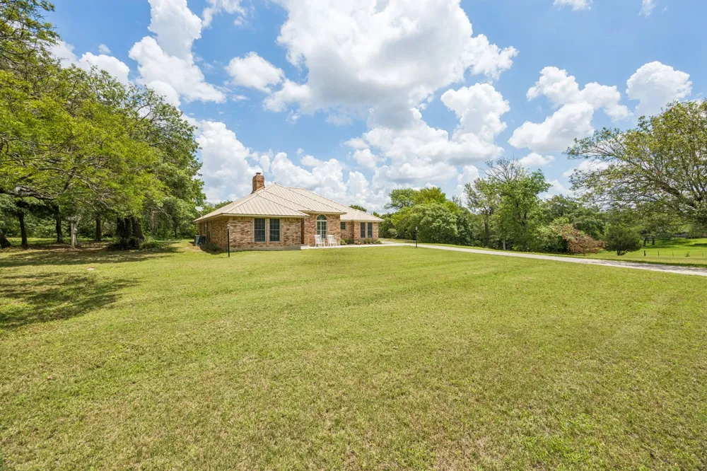 807 E State Highway 11 Tom Bean, TX 75491