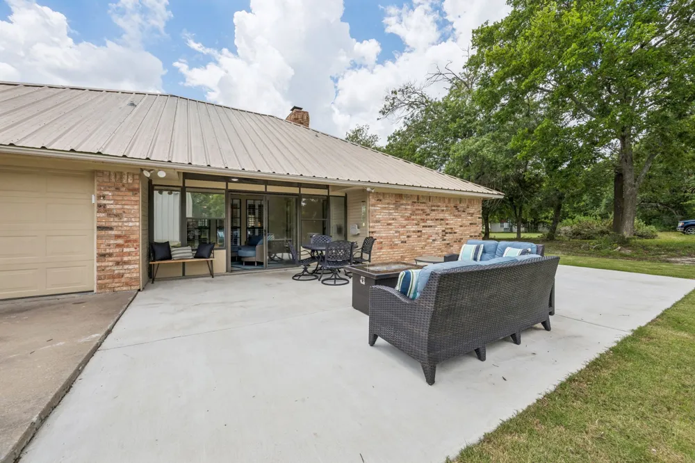 807 E State Highway 11 Tom Bean, TX 75491