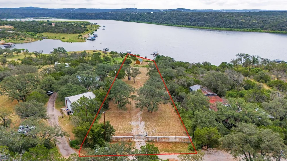 303 Lake View Drive Spicewood, TX 78669