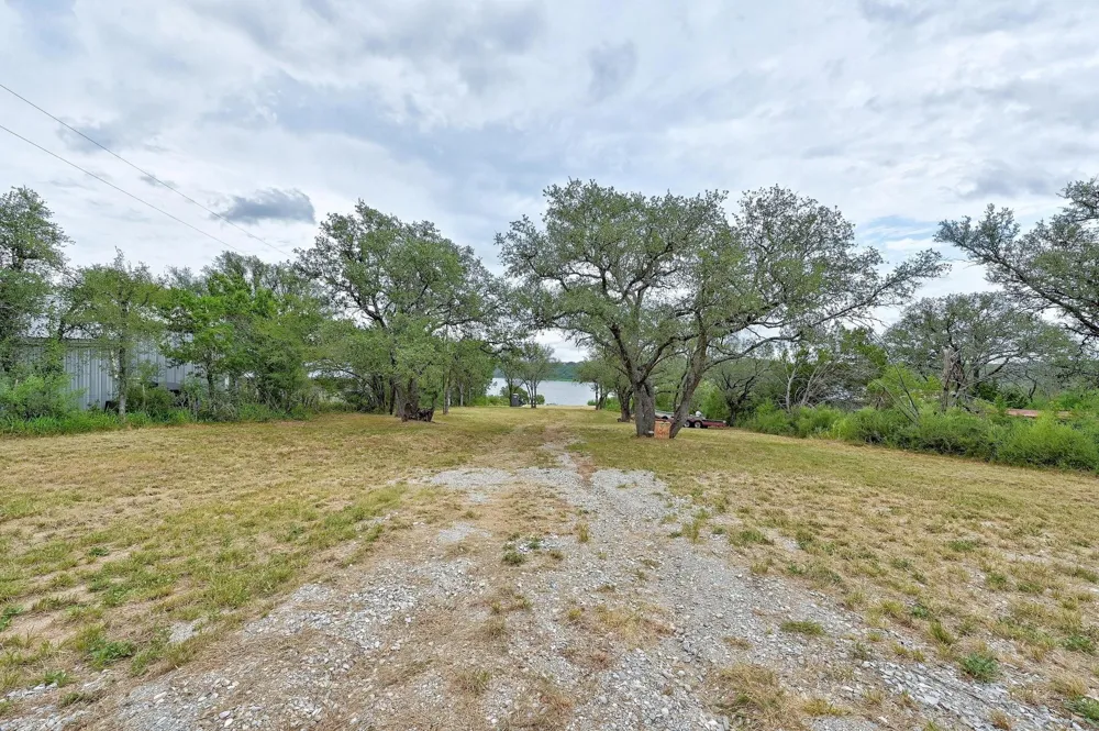 303 Lake View Drive Spicewood, TX 78669