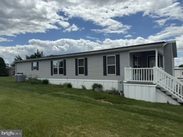 124 LISA CIRCLE York, PA 17406