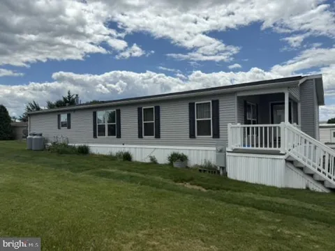 124 LISA CIRCLE