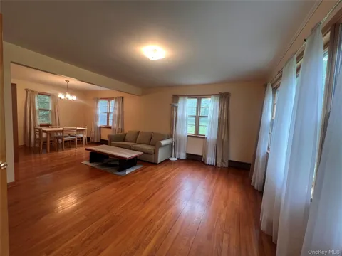 4 Beach Road #Ground floor unit