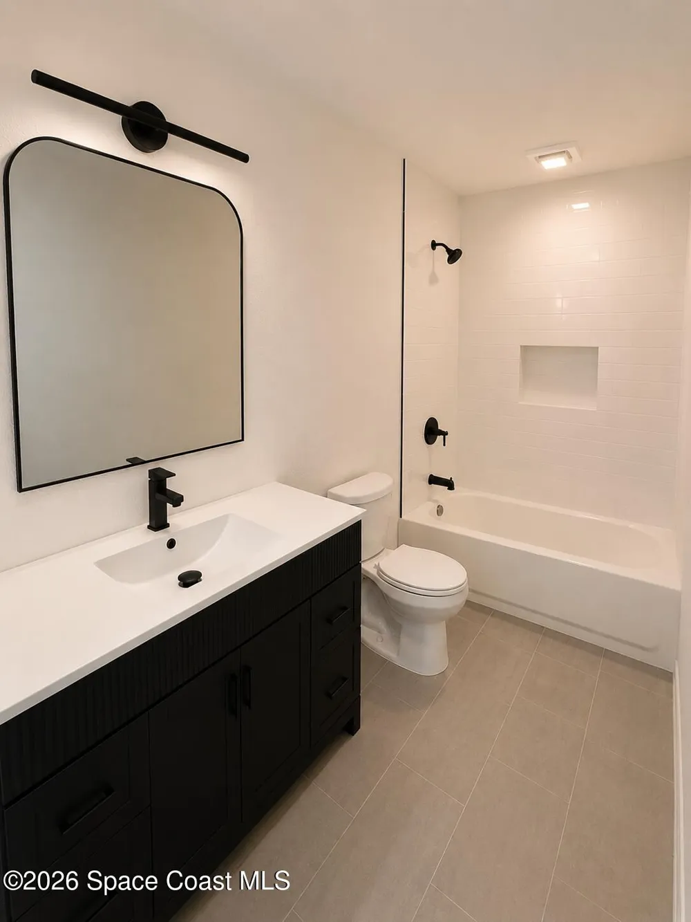 5745 King James Avenue Leesburg, FL 34748