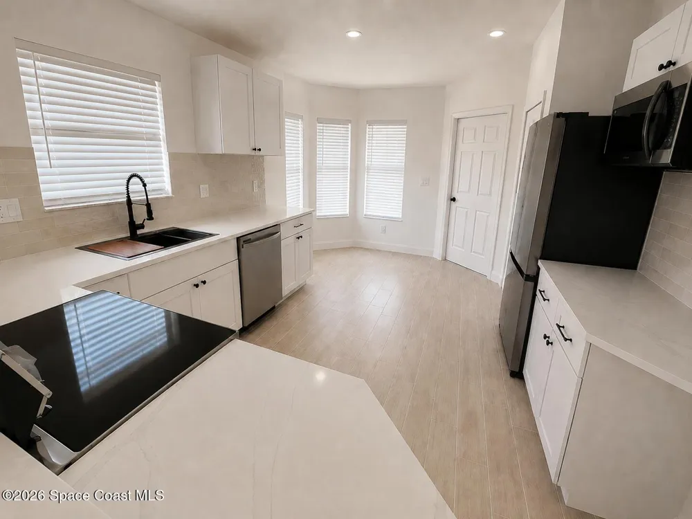 5745 King James Avenue Leesburg, FL 34748