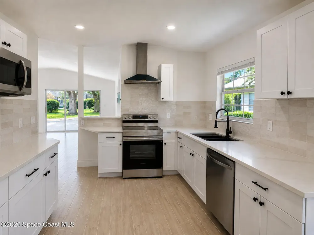5745 King James Avenue Leesburg, FL 34748