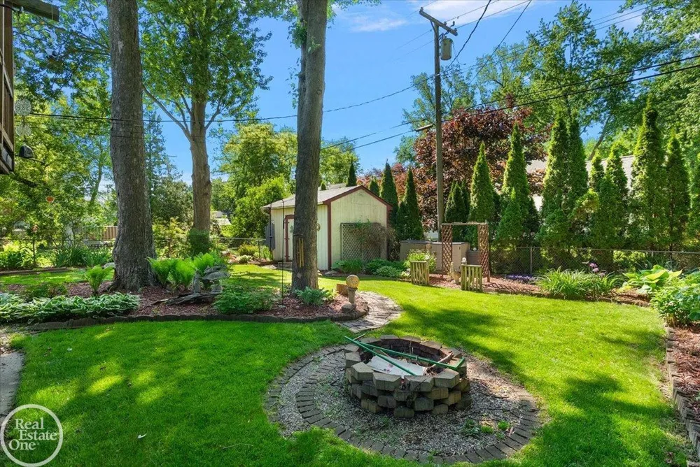 1136 Miller Road Lake Orion Village, MI 48362
