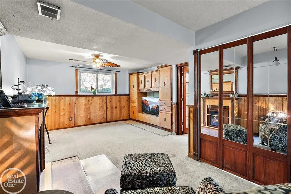 1136 Miller Road Lake Orion Village, MI 48362