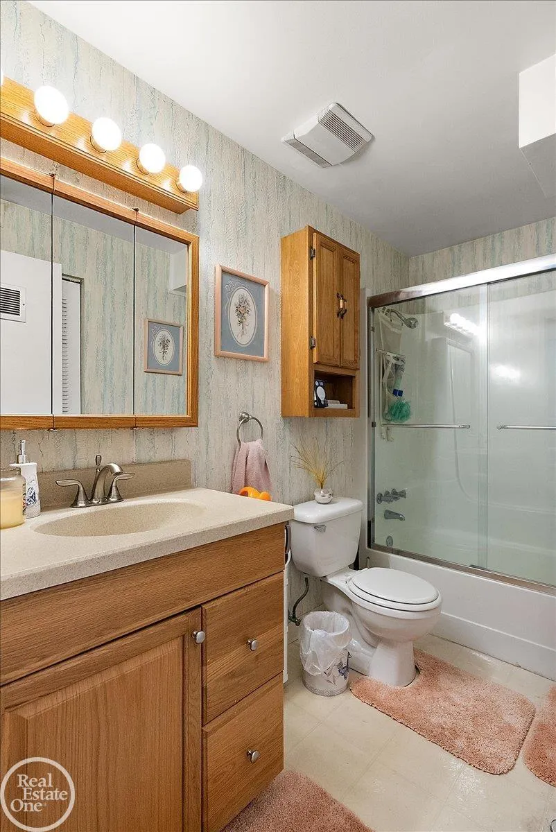 1136 Miller Road Lake Orion Village, MI 48362